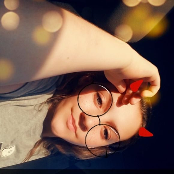 Meet your Posher, Lorelei - Picture 1 of 1